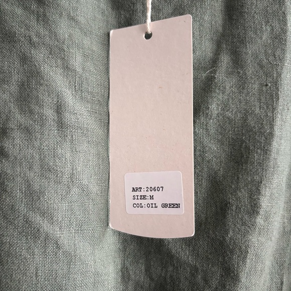 NWT Bellambra Made in Italy 100% Linen Oil Green Smocked Boho Puff Sleeve Top - Picture 4 of 9